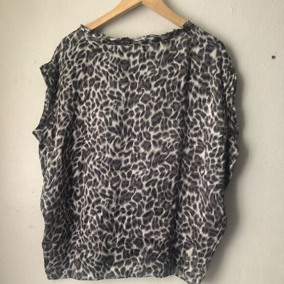 Joie leopard print 100% silk oversized boxy pullover blouse animal print - Picture 5 of 6